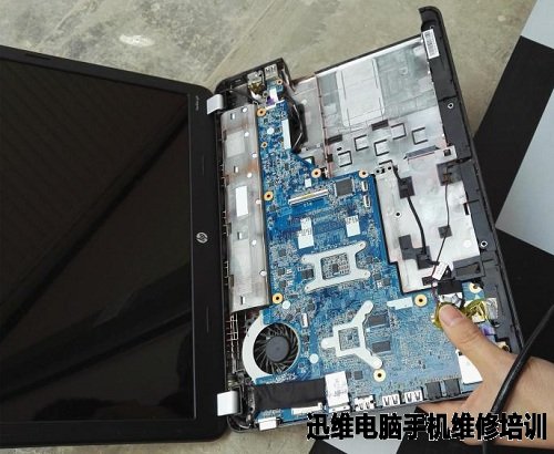 HP G4开机出现白屏花屏维修 图3