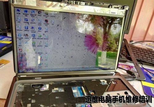 HP G4开机出现白屏花屏维修 图5