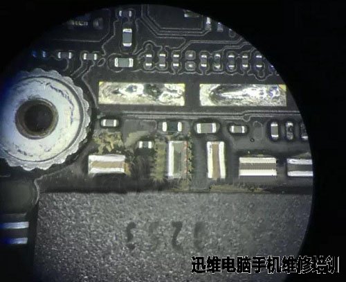 iPhone5s蓝屏 刷机无限等待故障维修 图1