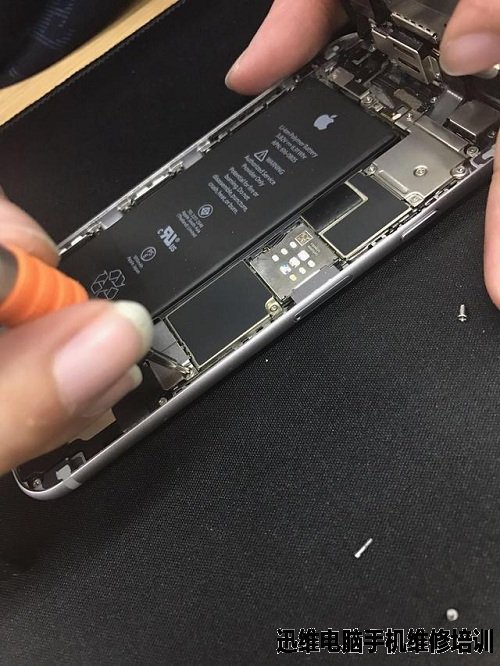 iPhone6屏幕损坏换屏维修一例