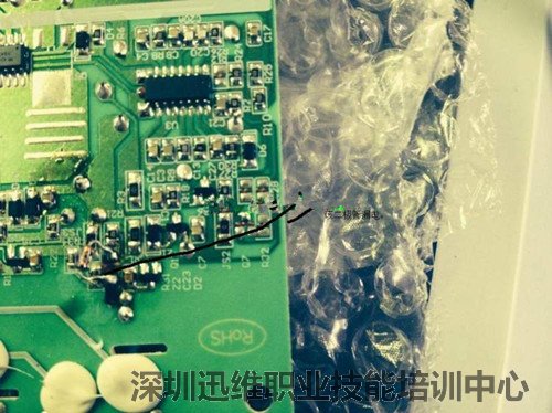 热机后长虹LT24720FX液晶电视黑屏通病修复　图1