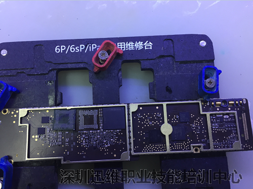 iPad4 开不了机维修 图2