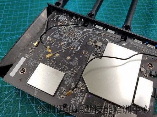 在PCB板上移除4根FPC