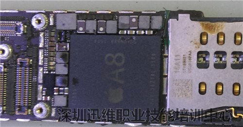 iPhone 6手机开机灰屏重启维修　图