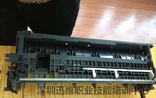 拆下来后的那个位子已经空出来了