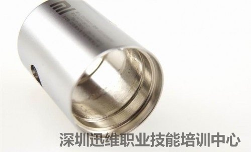 小米车载充电器与旧版有何不同?小米车载快充拆解一探究竟!