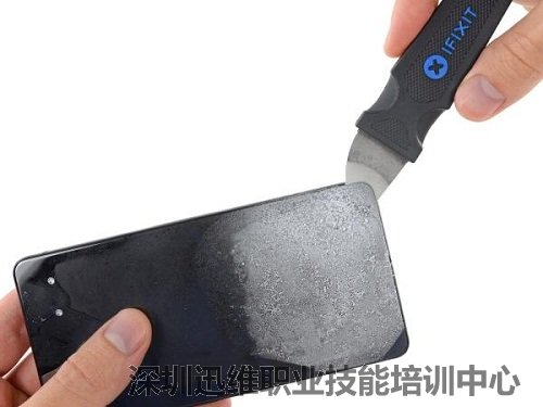 史上最难修的机器Essential Phone 拆解