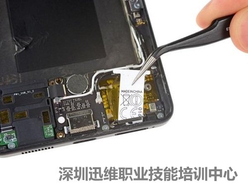 史上最难修的机器Essential Phone 拆解