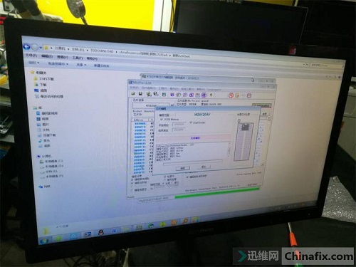 联想LI2241wA显示器有残影,偏白、拖影故障维修