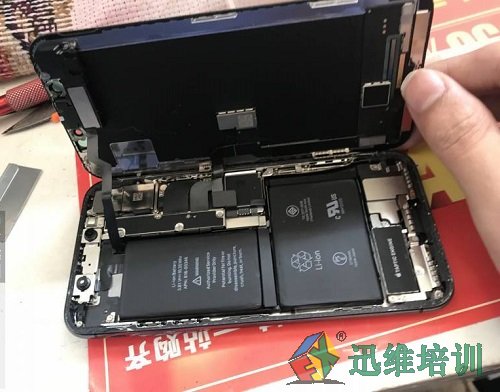 iPhone X摔后手机触摸屏失灵维修 图2