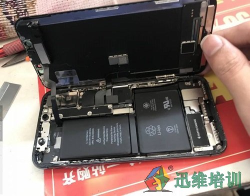 iPhone X摔后手机触摸屏失灵维修　图2