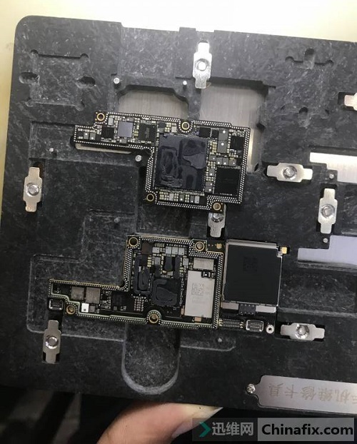 iPhone X摔后手机触摸屏失灵维修 图3