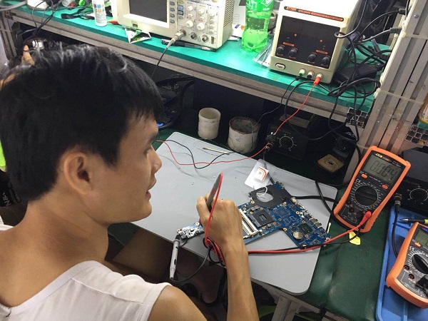 走进迅维笔记本维修培训班,感受学员课堂风采