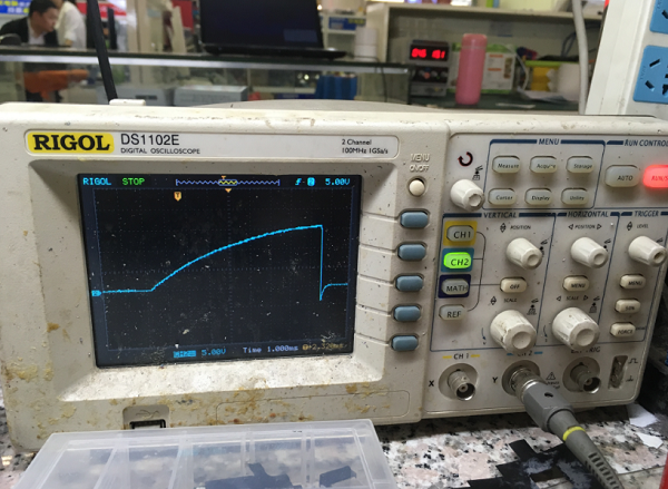 示波器二修LA-8331P触发后掉电故障