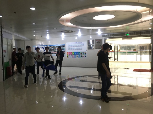 亲近大自然,放飞心情,迅维学员游玩凤凰山