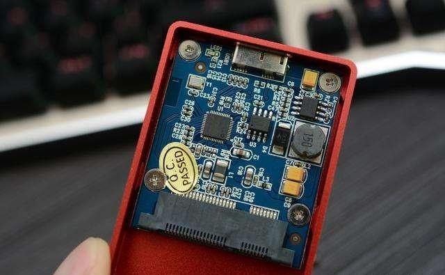 SSD固态硬盘质量差?维修师傅DIY修复全过程,7招搞定变废为宝