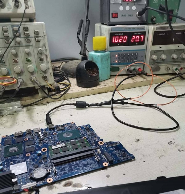 机械师F57-D1C笔记本不开机,板层烧穿挖孔飞线全过程 图7