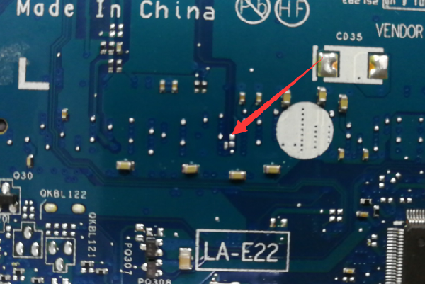 联想310S-14IKB笔记本摔后开机不显示维修 图4