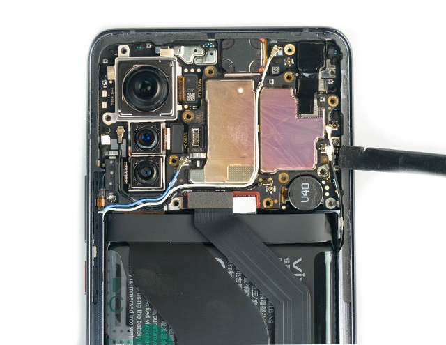 vivo全新5G旗舰iQOO 5手机拆解 图11