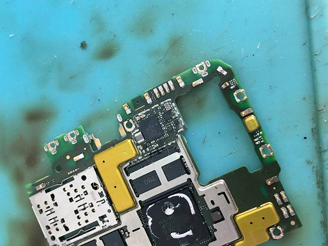 华为nova 7se 5G款手机严重进水不开机维修 图3
