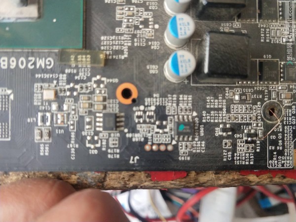 七彩虹GTX950显卡无法启动,上电不出供电维修 图2