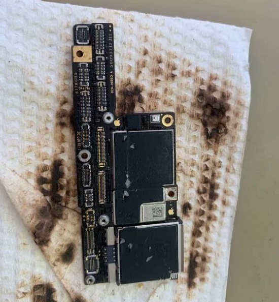 iPhoneX手机亮白苹果重启进不了系统维修 图5