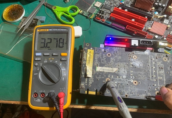 索泰GTX550TI显卡开机不显示维修 图1