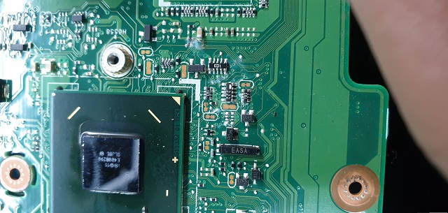 迅维实地学员分享:华硕X550CC笔记本花屏故障维修 图1