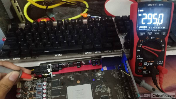 双敏GTX560SE显卡开机不认卡维修 图5