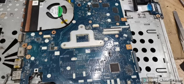 联想Y50C笔记本上电不触发维修 图1