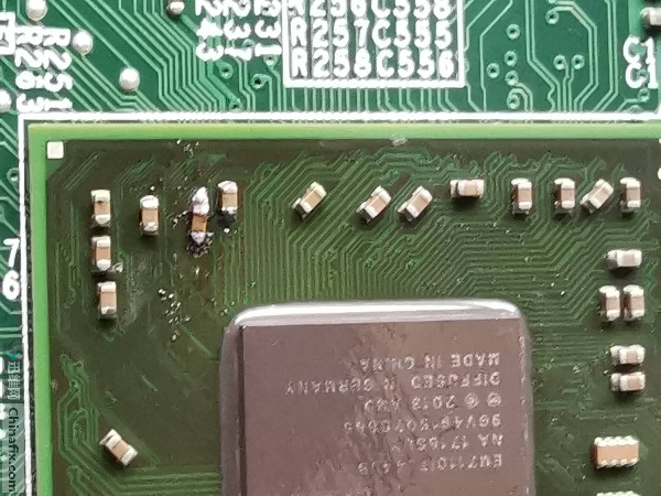 联想CFT3I1主板开机风扇转,屏幕不显示维修 图5