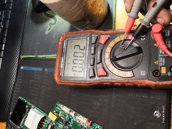 冠捷(AOC)E2280SW显示器开机绿灯闪烁,屏幕不亮维修 图3