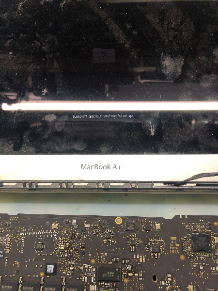 苹果MacBook A1466笔记本进水屏幕不显示维修 图5