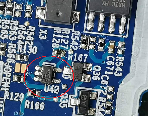 炫龙毁灭者CW65L003笔记本开机不显示维修 图7