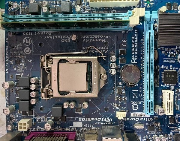迅维培训学员分享:技嘉GA-H61M-DS2主板触发掉电反复重启维修 图7