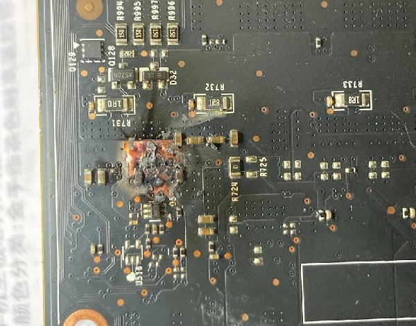 显卡开机不显示，显存供电12V烧PCB板挖板维修 图1
