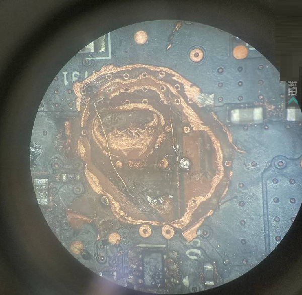 显卡开机不显示,显存供电12V烧PCB板挖板维修 图3