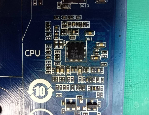 技嘉GA-H61M-S1主板触发不显示无CPU供电维修 图