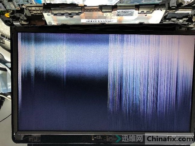 ThinkPad E530C笔记本花屏维修