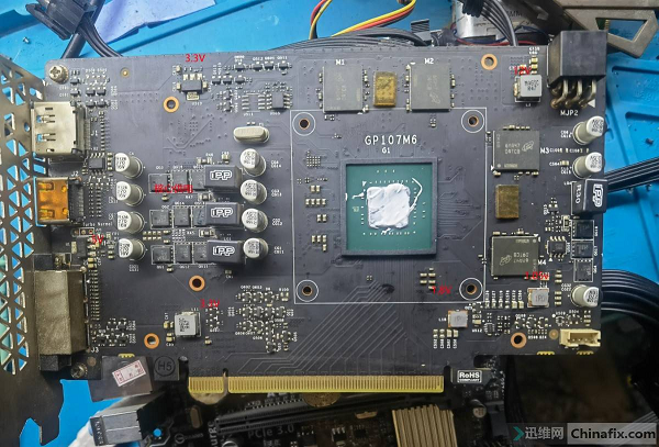 七彩虹网驰GTX1050 TI 显卡点不亮维修 图1