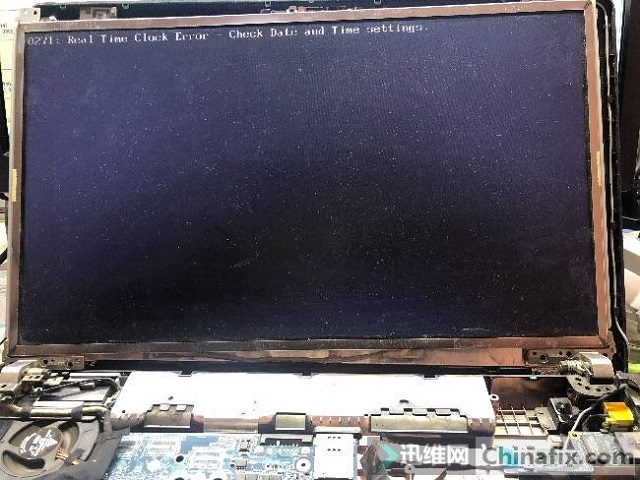 ThinkPad E530C笔记本花屏维修