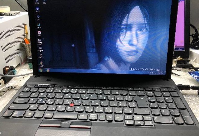 ThinkPad E530C笔记本花屏维修