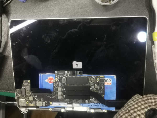 Apple MacBook Pro A1708 notebook screen darkening repair