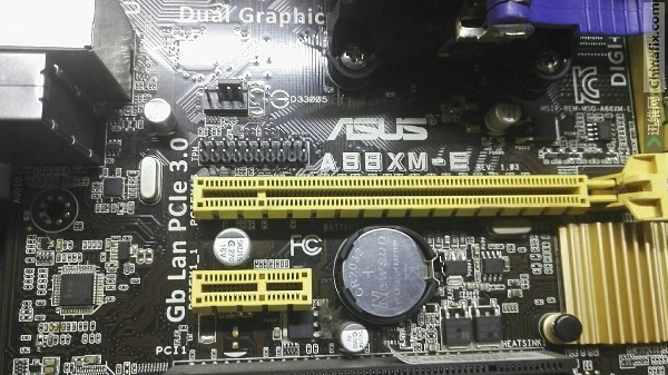 华硕A88XM-A主板跑乱码维修 图1