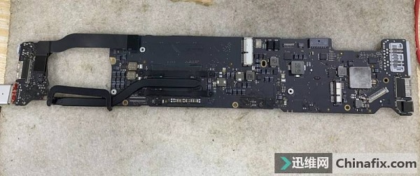 苹果MacBook Air A1466笔记本触发掉电维修 图1